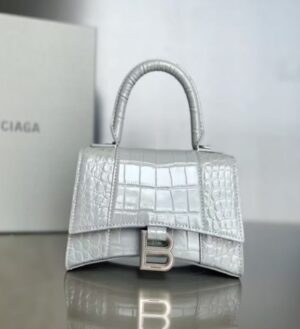 Classic Quilted Leather Shoulder Bag — Chic White with Double-G Accent