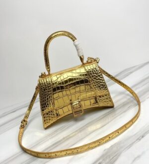 Elegant Saddle Crossbody Bag with Gold Hardware — Timeless Luxury in Taupe